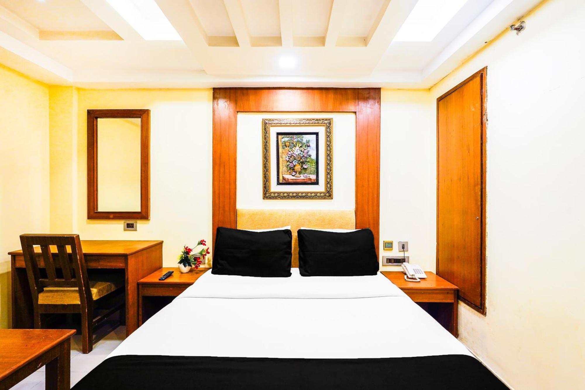 Super Townhouse Oak Alandur Near Chennai Airport Formerly Vijay Park Экстерьер фото