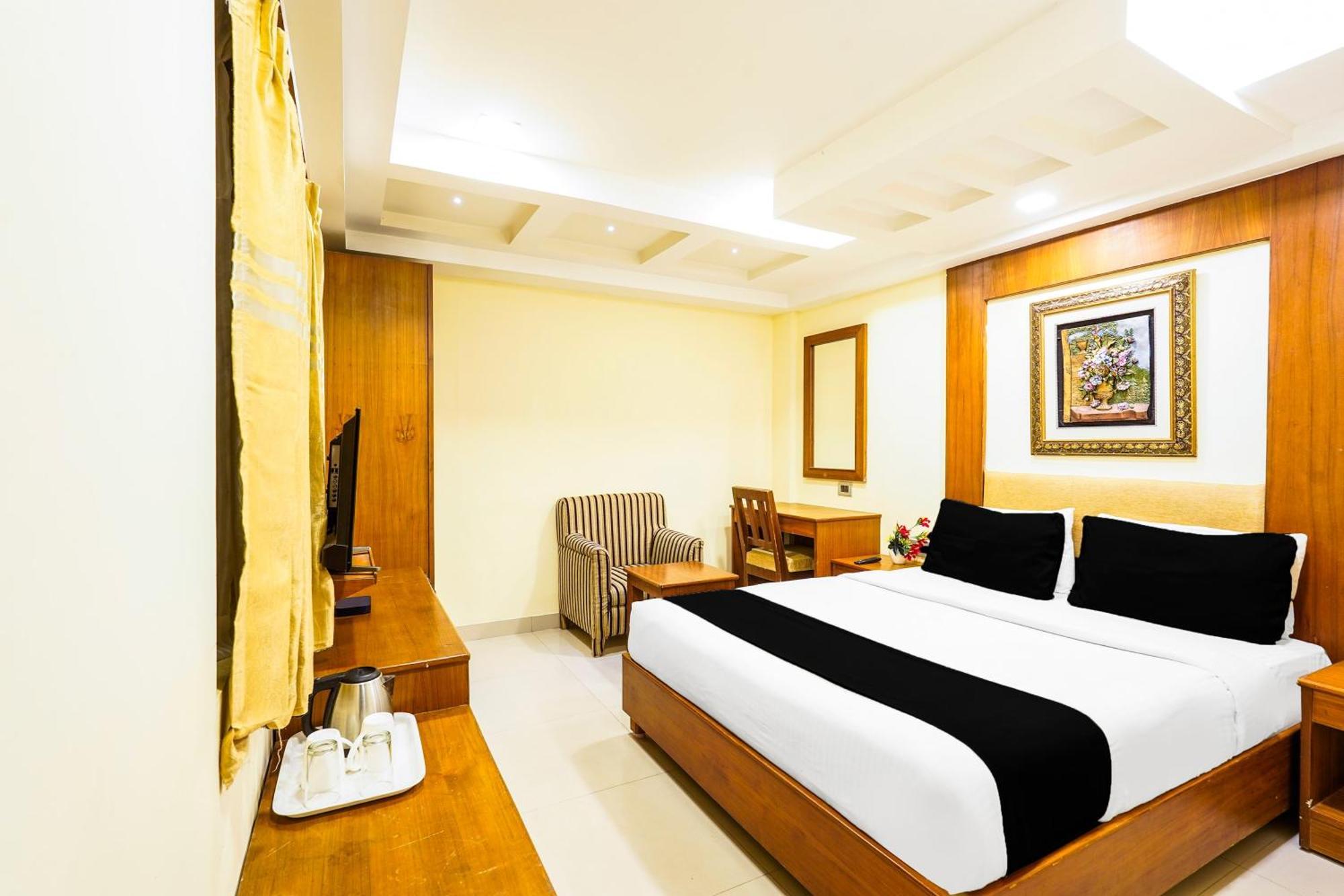 Super Townhouse Oak Alandur Near Chennai Airport Formerly Vijay Park Экстерьер фото