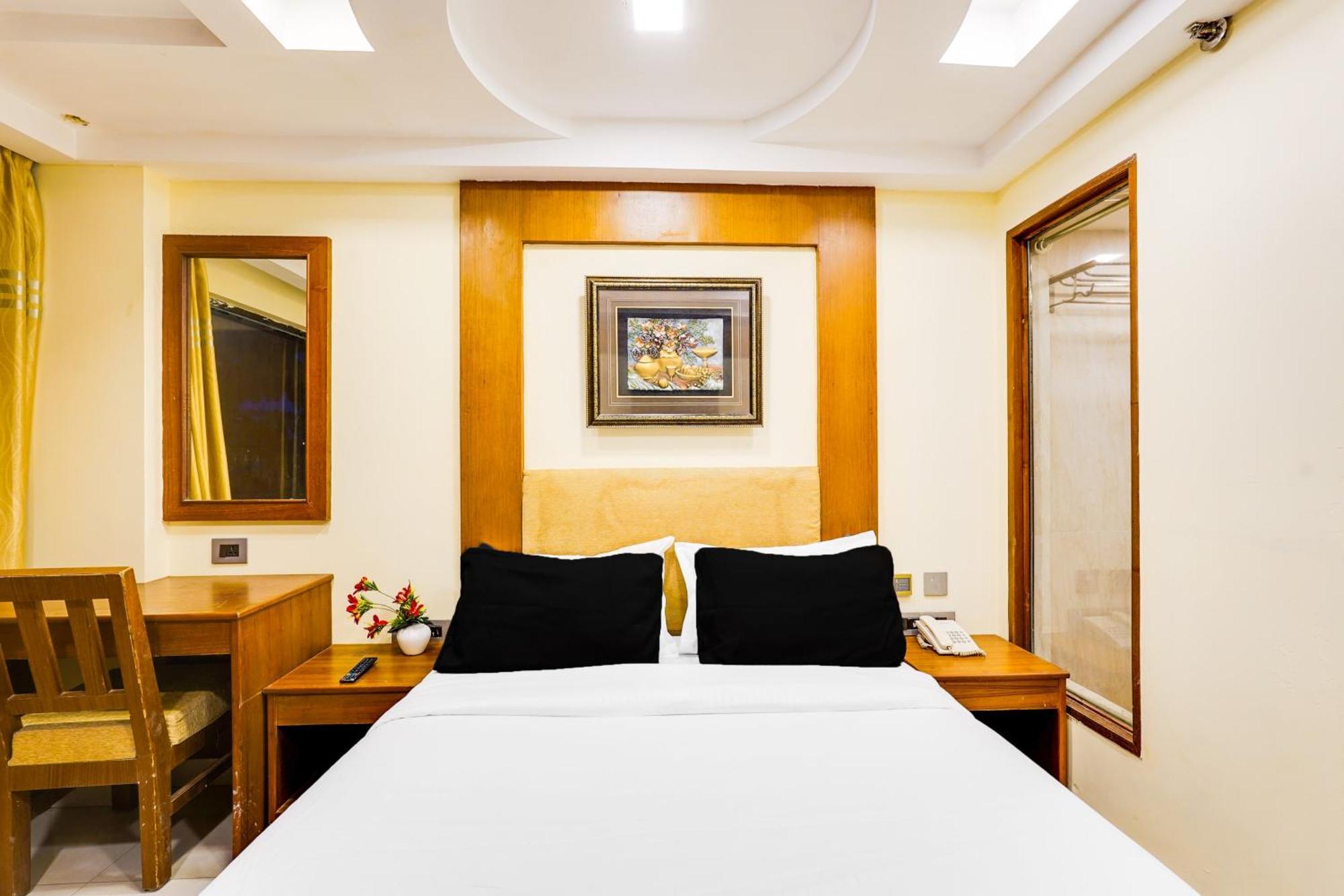 Super Townhouse Oak Alandur Near Chennai Airport Formerly Vijay Park Экстерьер фото