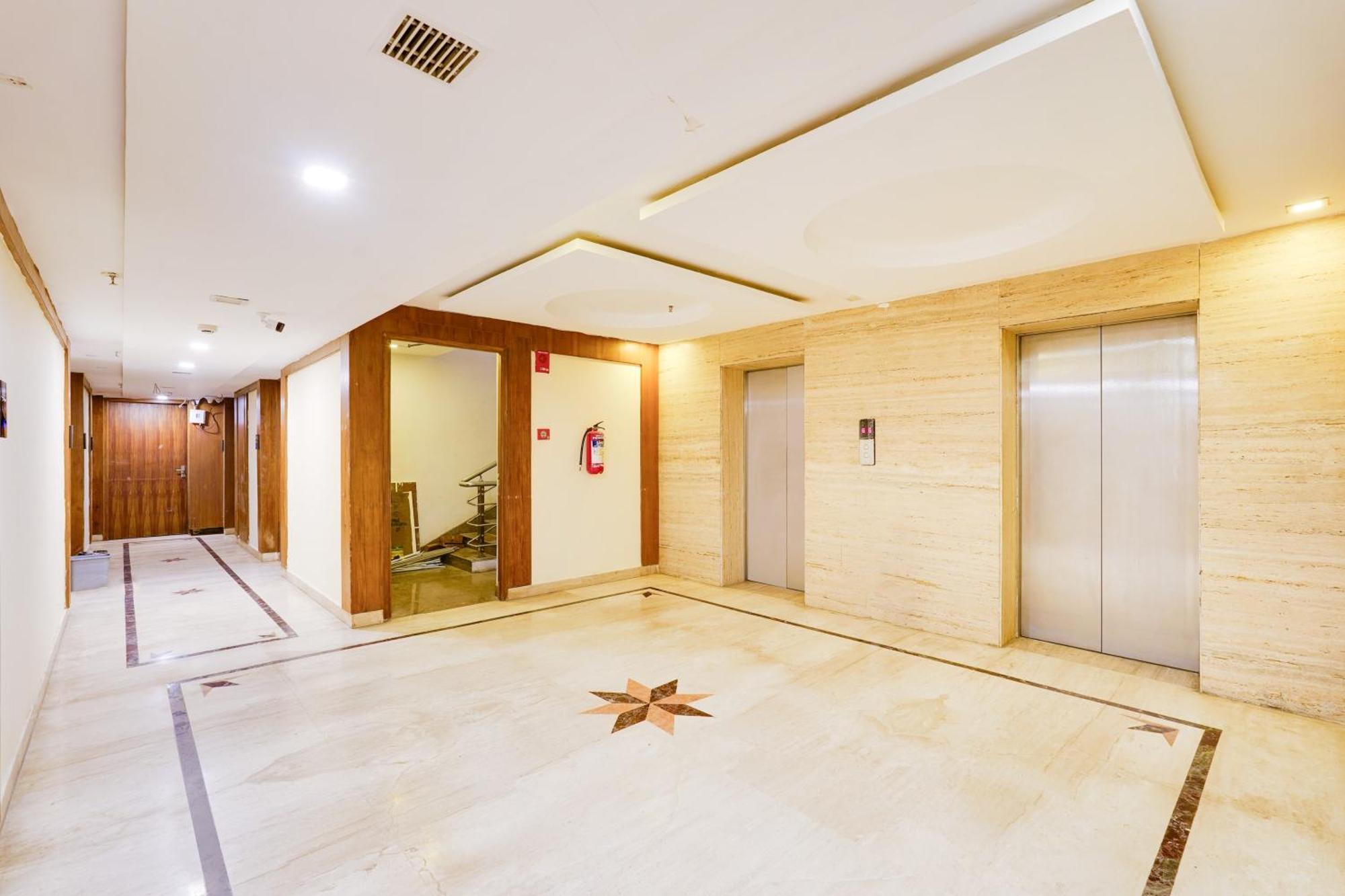 Super Townhouse Oak Alandur Near Chennai Airport Formerly Vijay Park Экстерьер фото