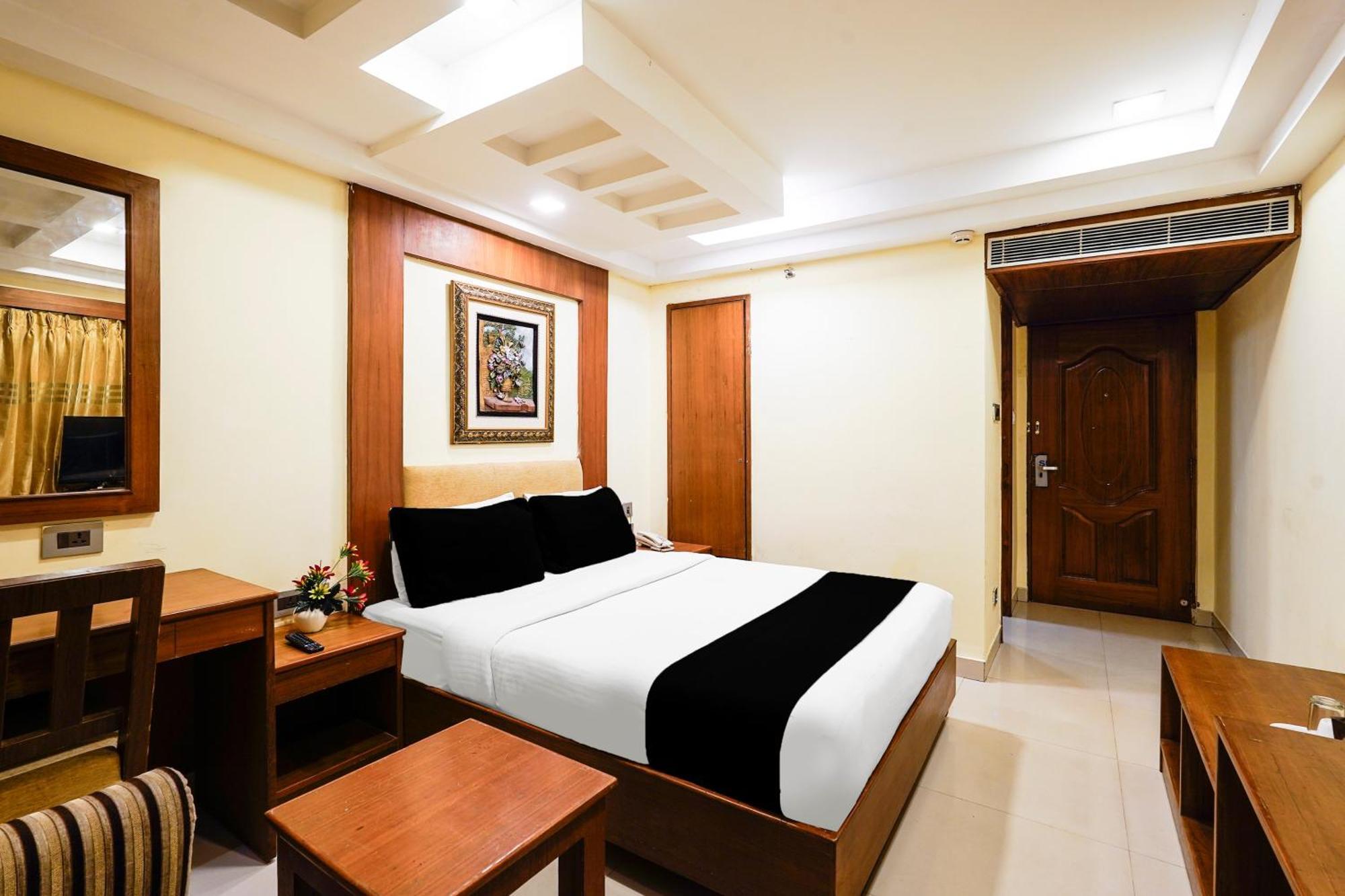 Super Townhouse Oak Alandur Near Chennai Airport Formerly Vijay Park Экстерьер фото