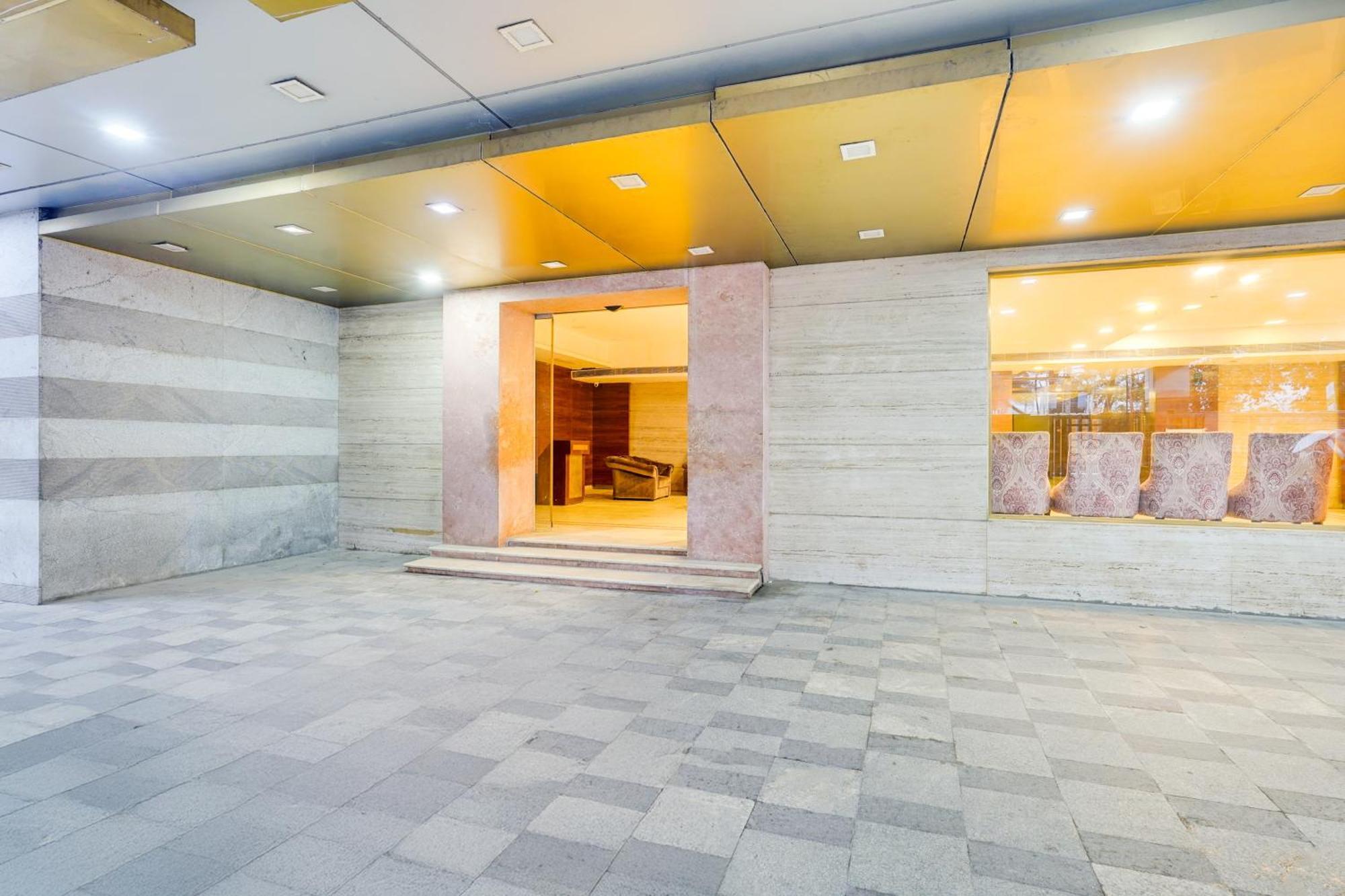 Super Townhouse Oak Alandur Near Chennai Airport Formerly Vijay Park Экстерьер фото